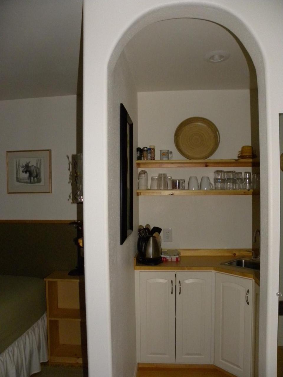 Alaska Chalet Bed & Breakfast Eagle River Room photo